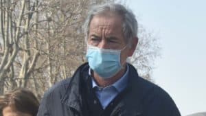 guido bertolaso con la mascherina