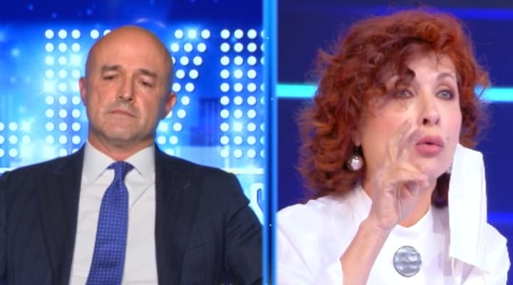 primo piano di alda d'eusanio e gianluigi nuzzi a Live - non è la d'urso
