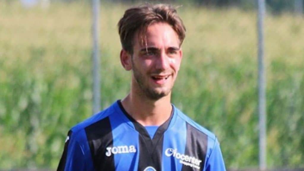 andrea rinaldi ex calciatore dell'atalanta in primo piano in campo