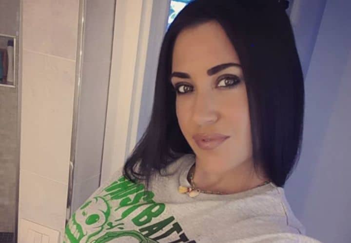 claudia ruggeri in primo piano con i capelli sciolti