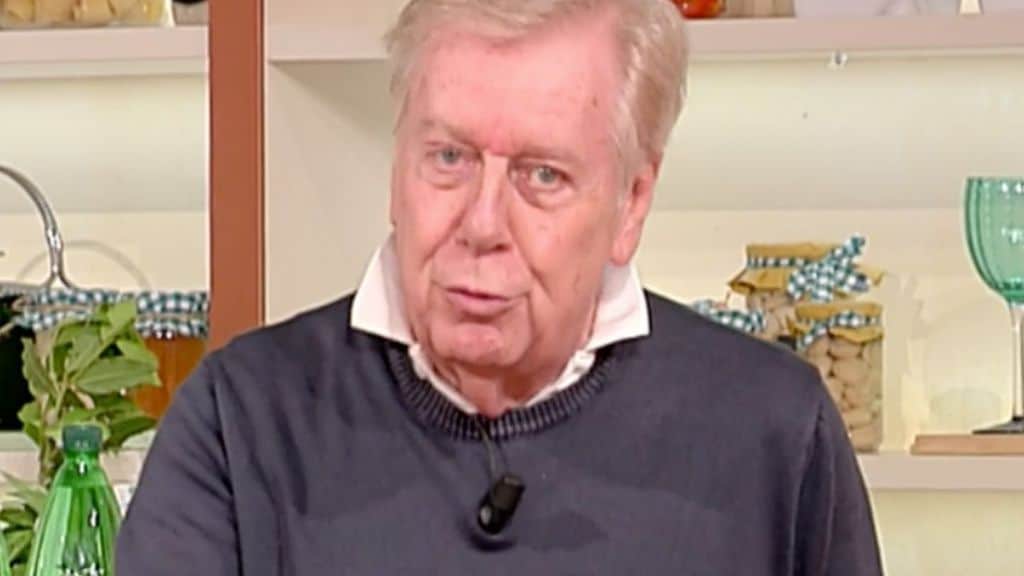 claudio lippi in primo piano