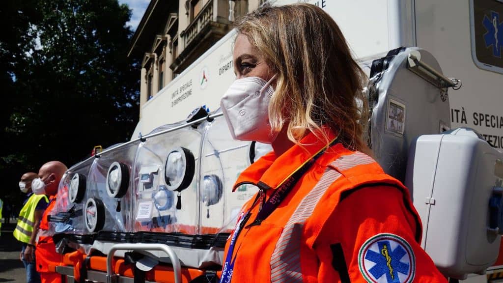 personale della Croce Rossa Italiana per l'emergenza Coronavirus