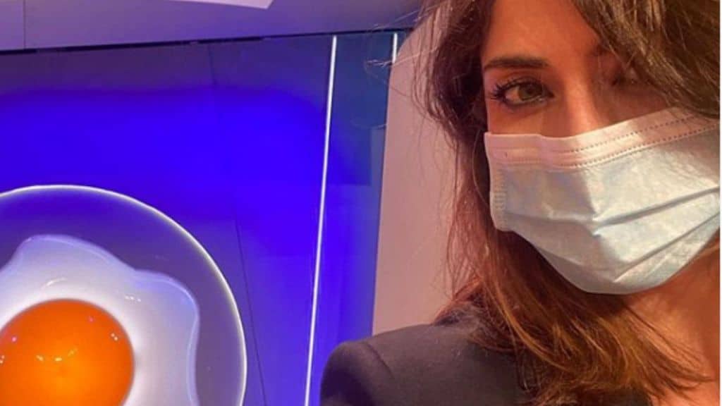 elisa isoardi nello studio a la prova del cuoco