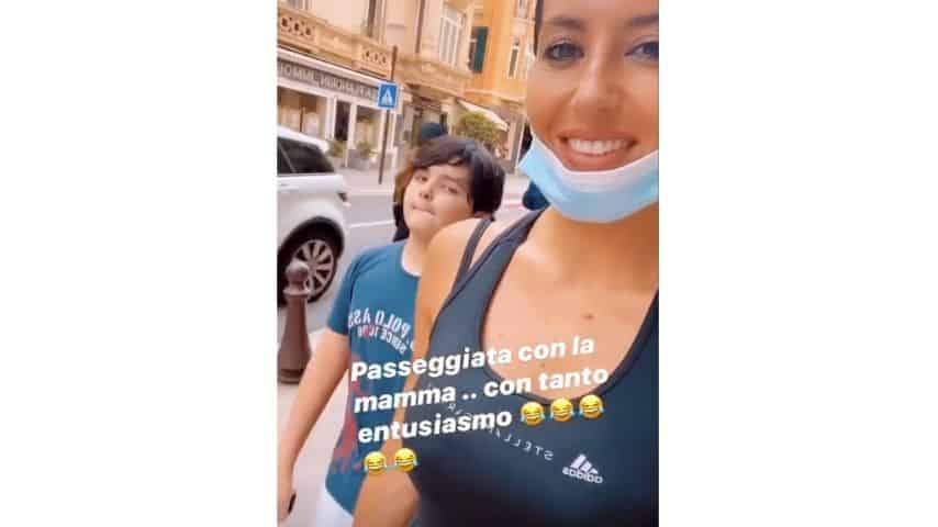 foto di elisabetta gregoraci e il figlio nathan a spasso