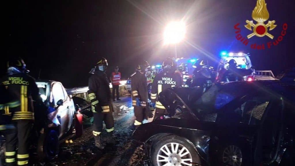 vigili del fuoco incidente stradale