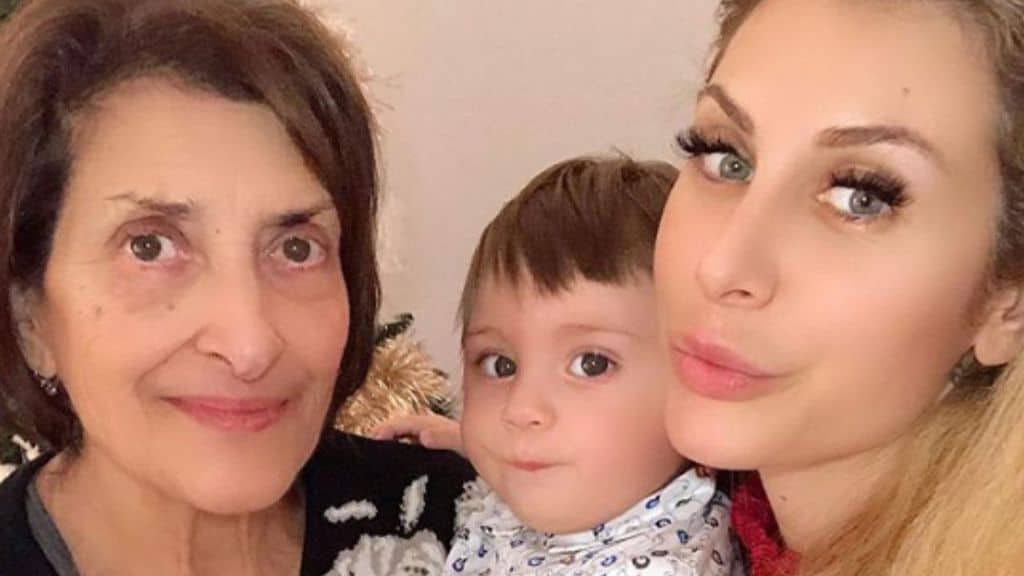 paola caruso con michelino e la madre adottiva