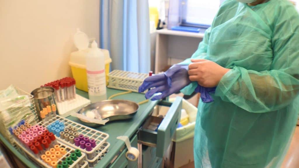 provette mediche in un laboratorio