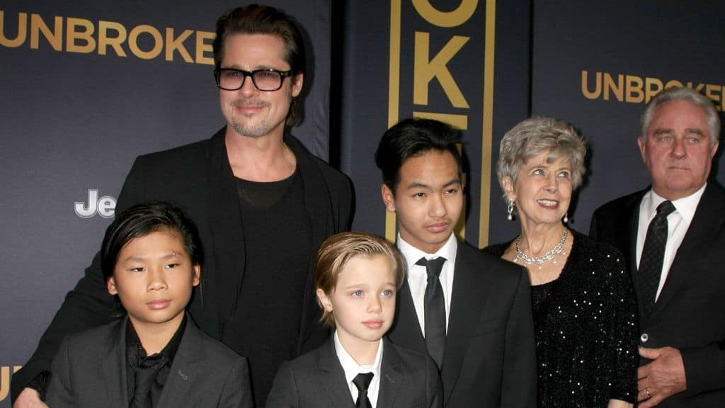 Brad Pitt, Pax, Shiloh, Maddox Jolie-Pitt, Jane Pitt e William Pitt alla prima di "Unbroken"