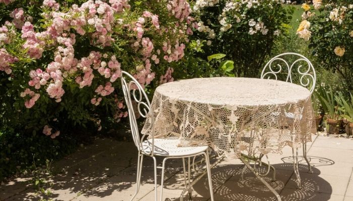 tavolino da giardino con sedie