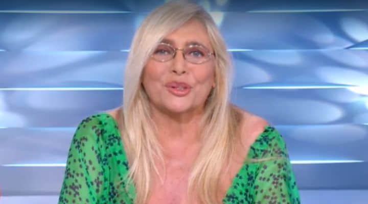 Mara Venier a Domenica In: messaggio al suo pubblico dopo la frattura al piede