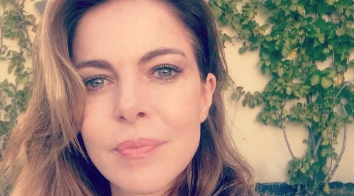 Claudia Gerini innamorata pazza del suo Simon: “Mi ha colpito la dolcezza”