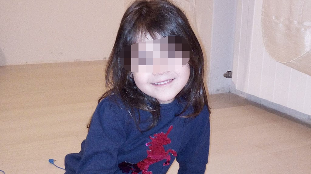Vittoria, bimba affetta da un tumore