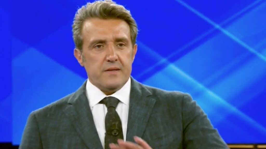 Palinsesti Rai: arrivano i nomi ufficiali dei programmi e dei conduttori che vedremo durante l’estate 2021 su Rai1 Palinsesti Rai: arrivano i nomi ufficiali dei programmi e dei conduttori che vedremo durante l’estate 2021 su Rai1