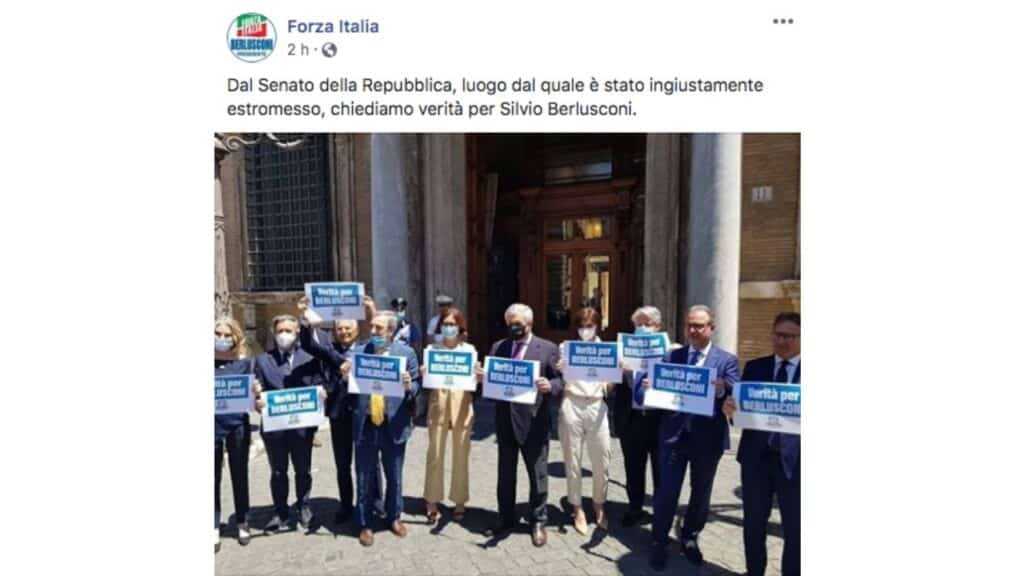 post facebook di forza italia per silvio berlusconi