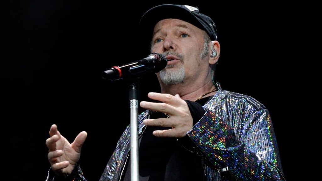 Vasco Rossi durante un concerto