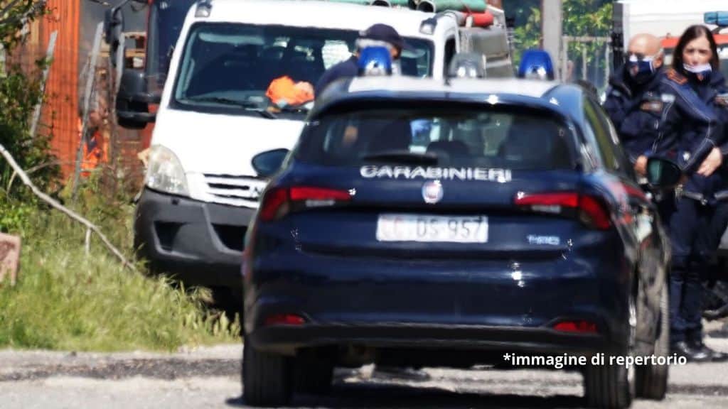 una volante dei carabinieri