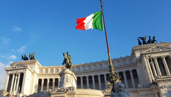 Bandiera Italia su Altare della Patria