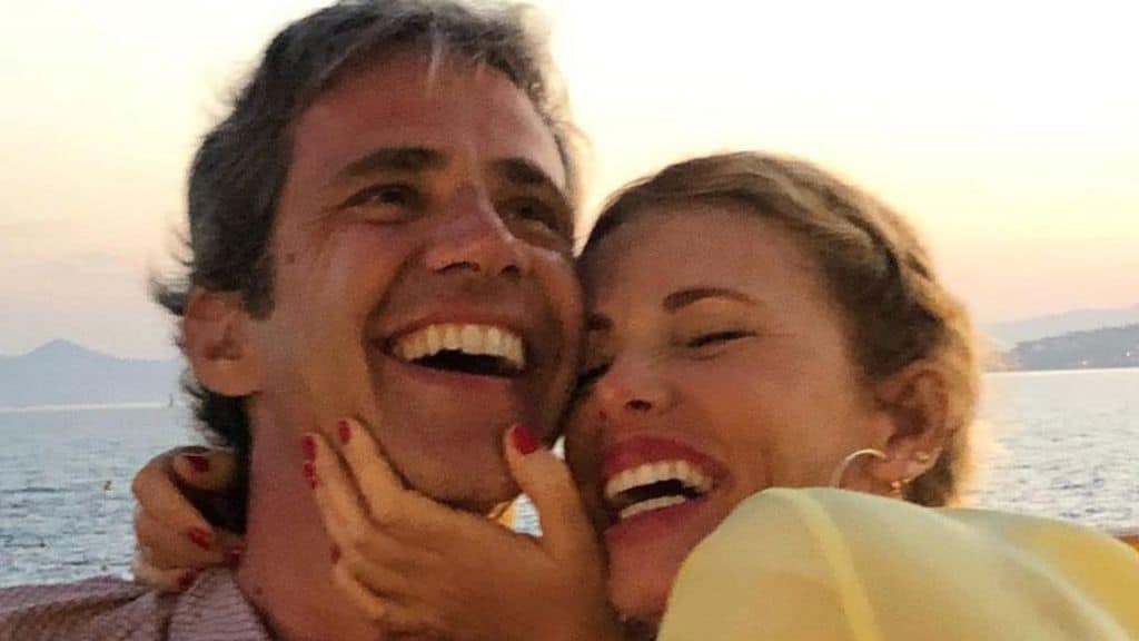 alessia marcuzzi e paolo calabresi marconi ridono insieme
