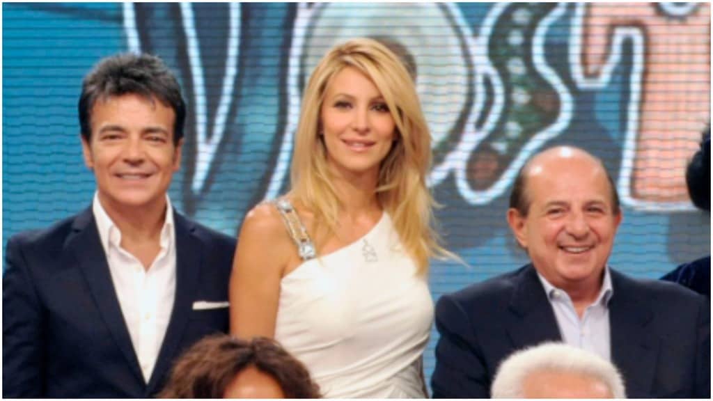 Marcello Cirillo, Andriana Volpe e Giancarlo Magalli sorridenti a I Fatti Vostri