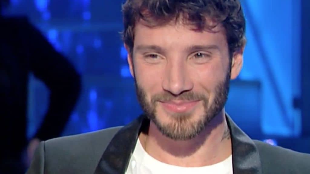 Stefano De Martino in primo piano