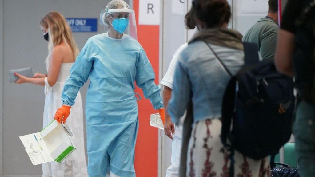 Controlli anti-Coronavirus in un aeroporto