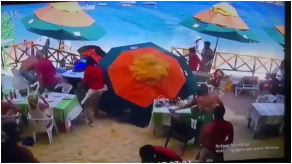Moto d’acqua piomba sulla gente in spiaggia: un morto e 2 feriti