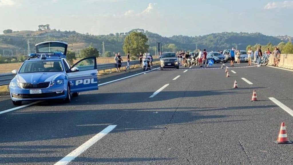 Tratto di autostrada chiuso dalla Polizia dopo un incidente
