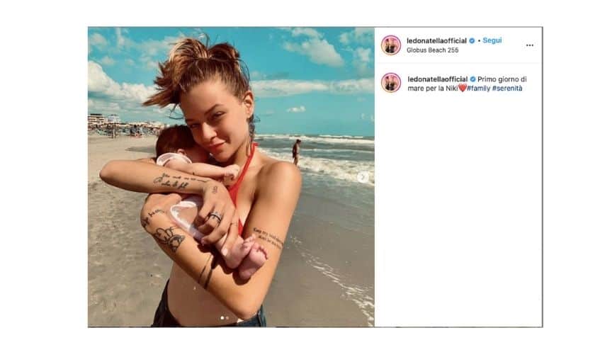 Silvia Provvedi al mare con la figlia Nicole