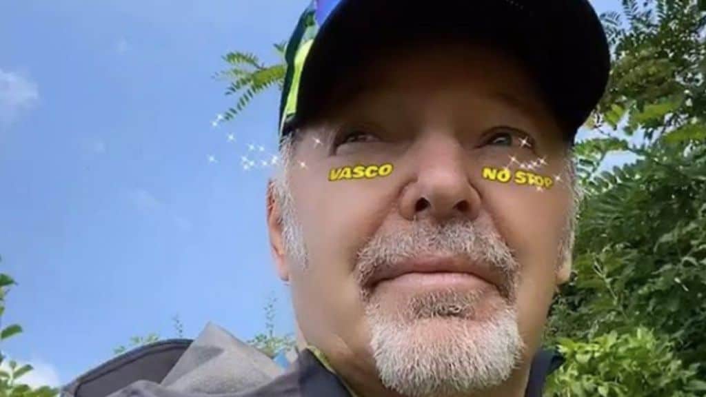 Vasco Rossi in un selfie