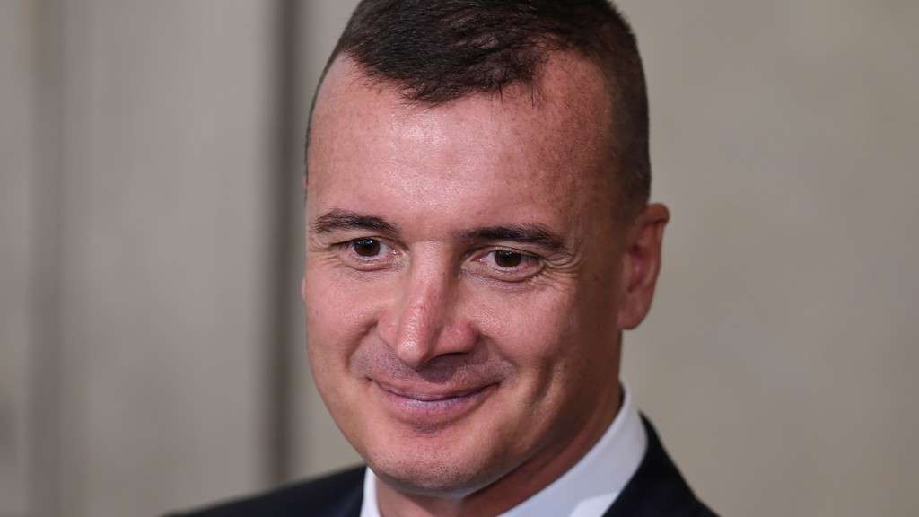 Rocco Casalino sorridente, primo piano