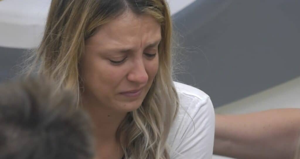 Myriam Catania scoppia a piangere al Grande Fratello Vip