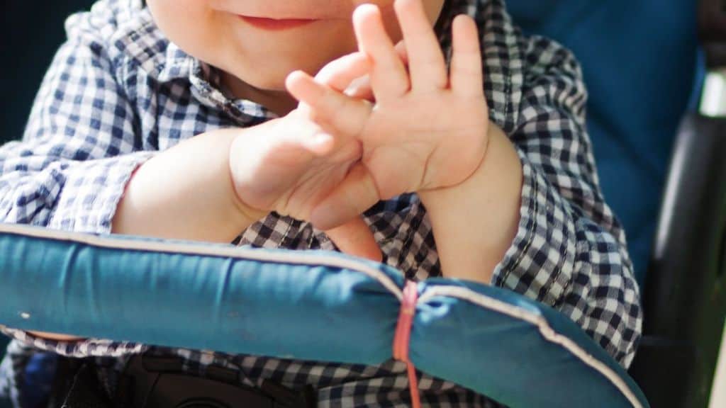 bambino nel passeggino