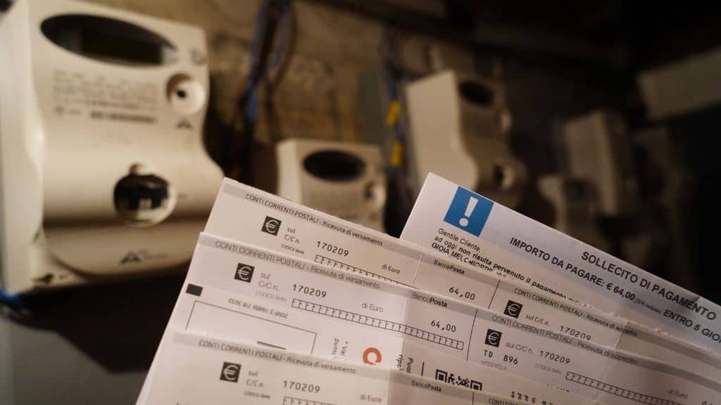 Aumentano le bollette di luce e gas