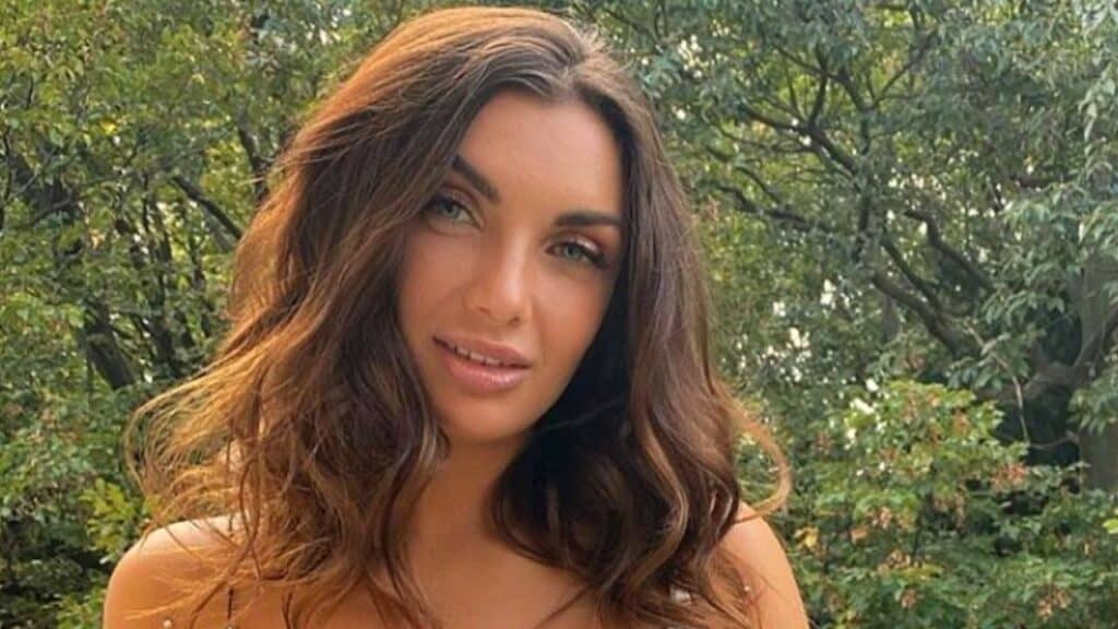 Elettra Lamborghini svela perché la sorella Ginevra non era al matrimonio Elettra Lamborghini svela perché la sorella Ginevra non era al matrimonio