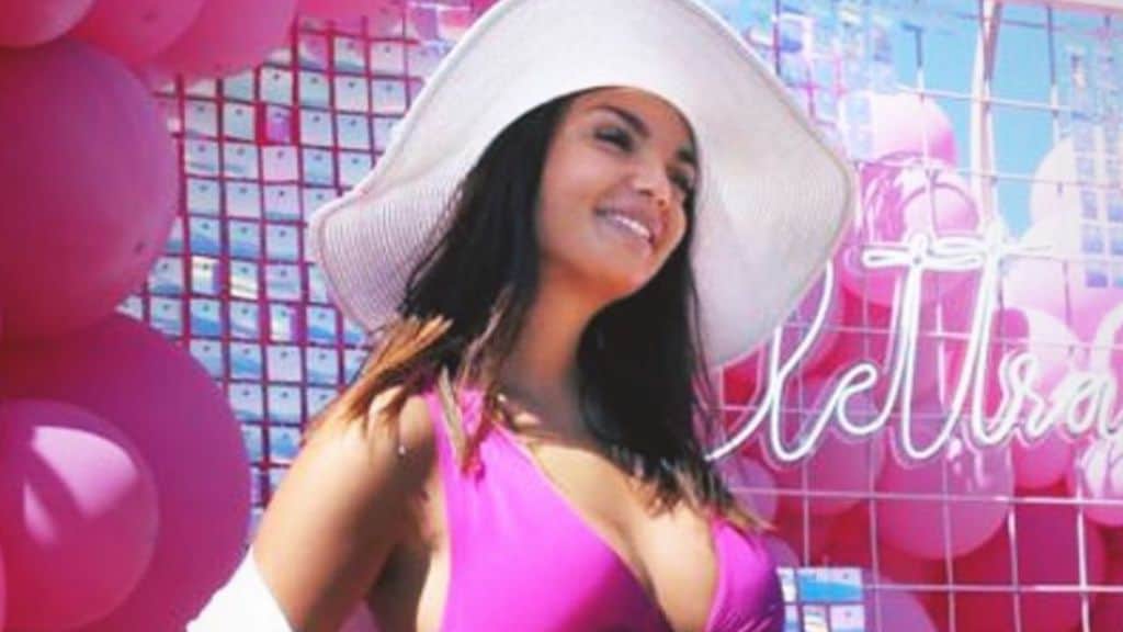 Elettra Lamborghini con un costume rosa
