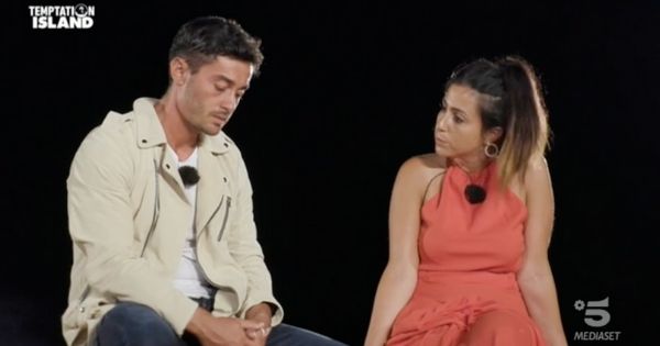 Amedeo e Sofia a Temptation Island falò confronto