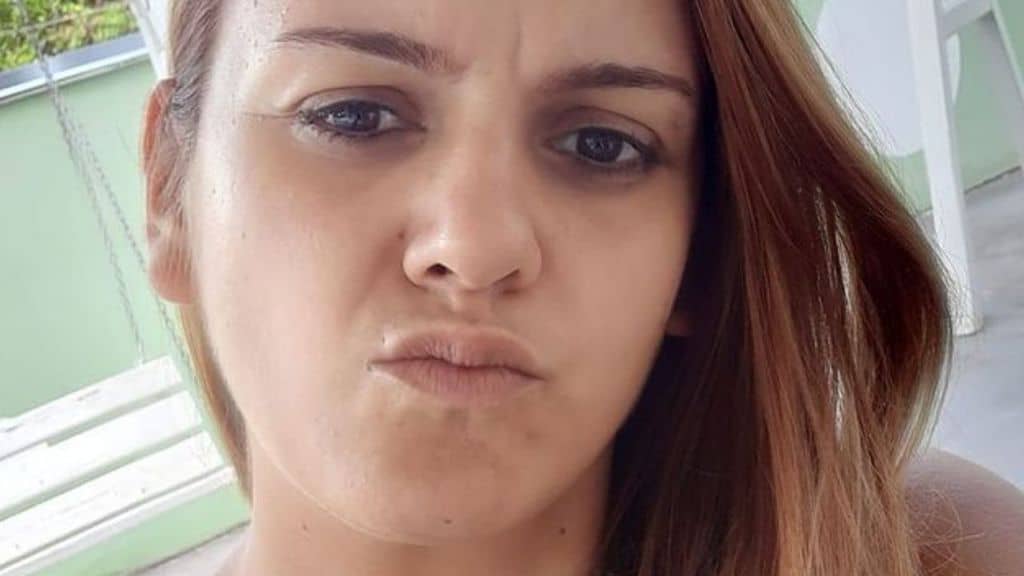 Ragazza Accoltellata A Napoli Napoli Tenta Di Sgozzare La Fidanzata