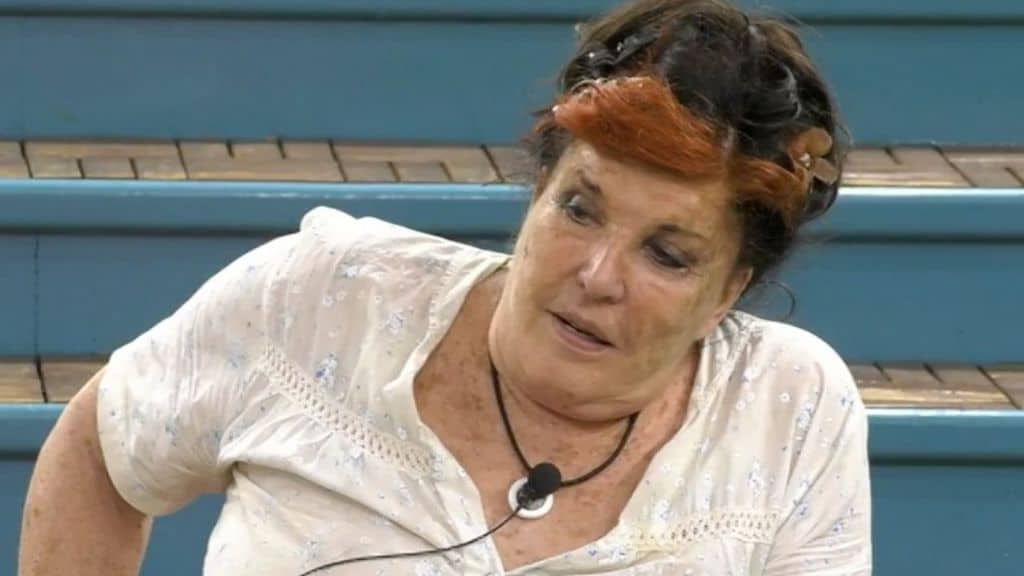 GF Vip, problema di odori ostili per la De Blanck, gli altri: “Mi veniva da vomitare”