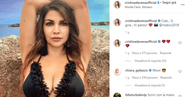 foto di cristina d'avena in bikini