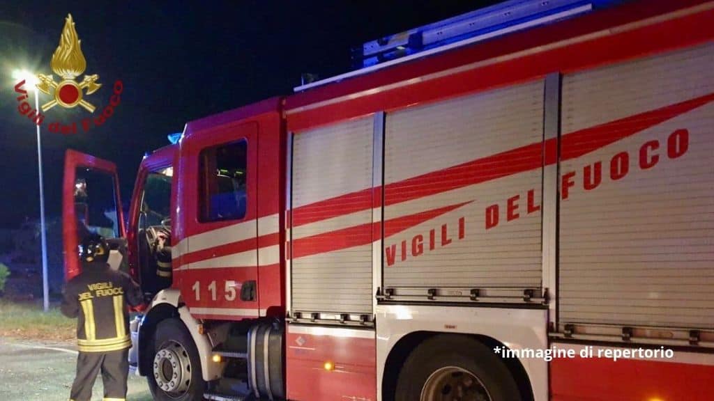 camionetta dei vigili del fuoco