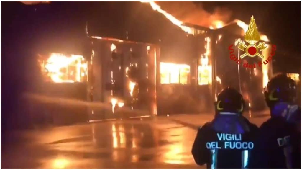 Incendio al porto di Ancona: l’appello del sindaco
