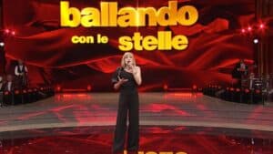 milly carlucci conduce ballando con le stelle