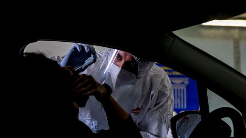 Coronavirus Italia, i contagi crescono ancora: oltre 26mila positivi e 217 morti Coronavirus Italia, i contagi crescono ancora: oltre 26mila positivi e 217 morti