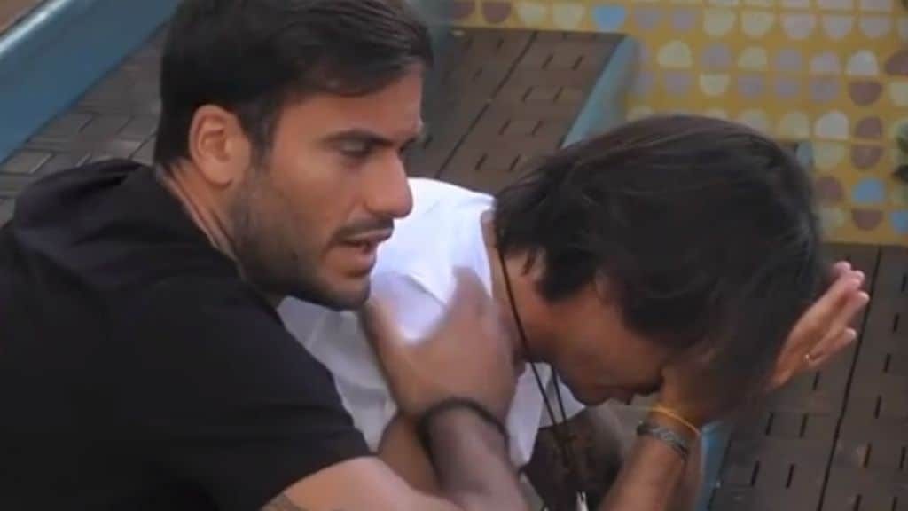 Francesco Oppini in lacrime al GF Vip
