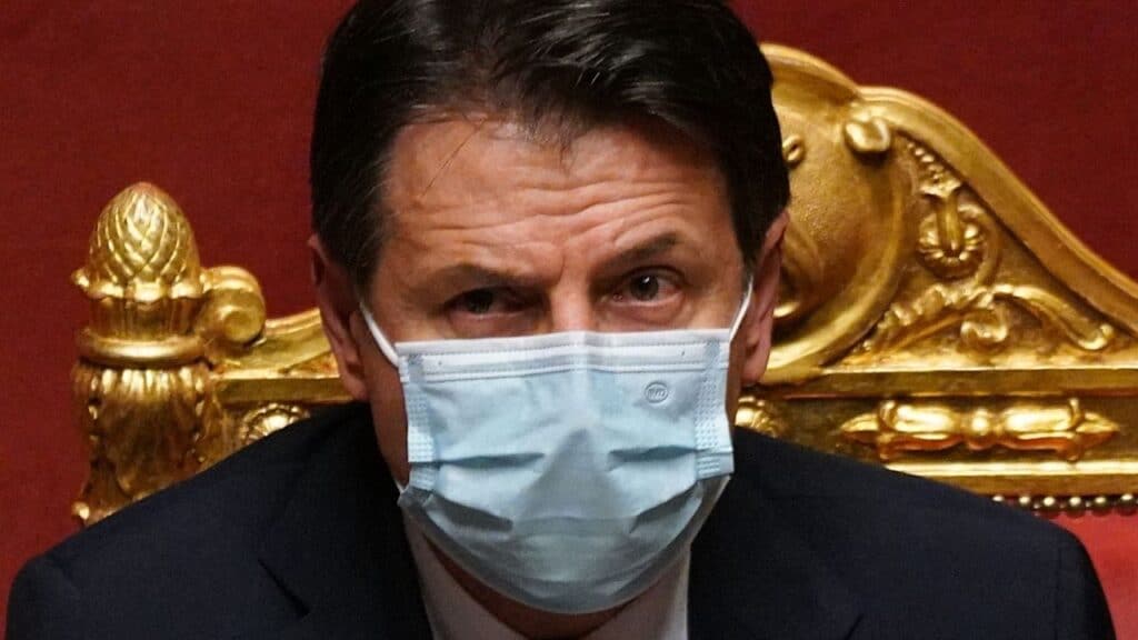 Coronavirus, Italia: 15.199 nuovi contagi, 127 morti Coronavirus, Italia: 15.199 nuovi contagi, 127 morti
