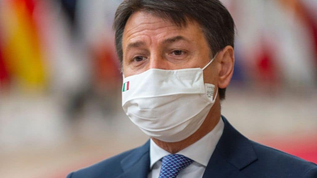 ll Premier Conte presenta il nuovo decreto