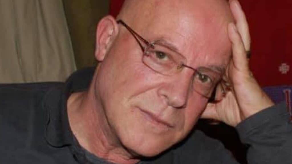 Napoli, muore di Covid ex infermiere tornato a lavoro per combattere il virus Napoli, muore di Covid ex infermiere tornato a lavoro per combattere il virus