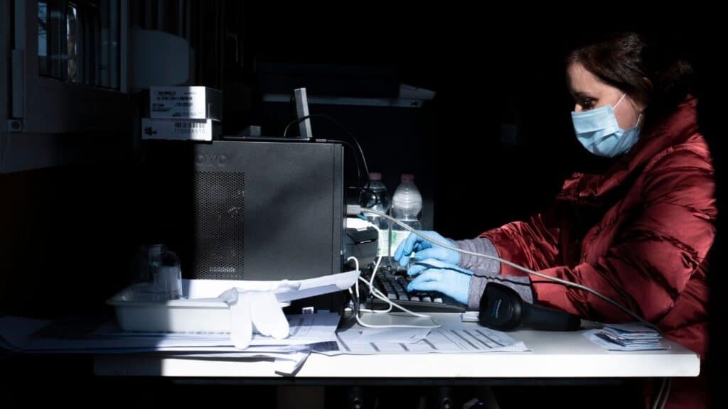 Coronavirus e lavoro: a fare le spese dell’emergenza sono le donne Coronavirus e lavoro: a fare le spese dell’emergenza sono le donne