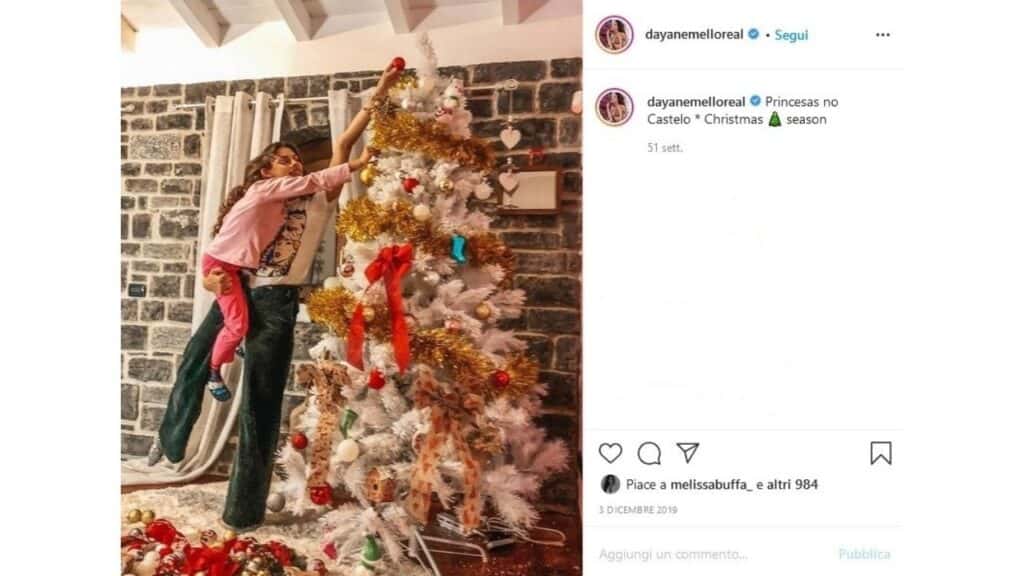 Dayane Mello Sofia Dayane Mello e la figlia Sofia con decorazioni Natalizie