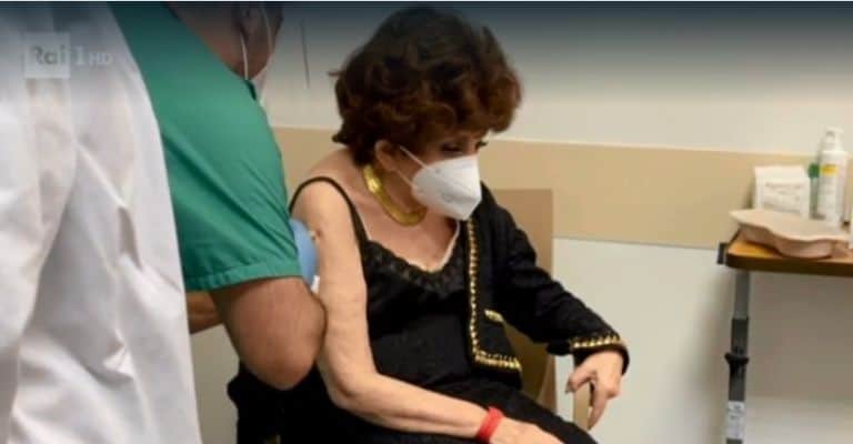 Gina Lollobrigida vaccinata contro il Covid
